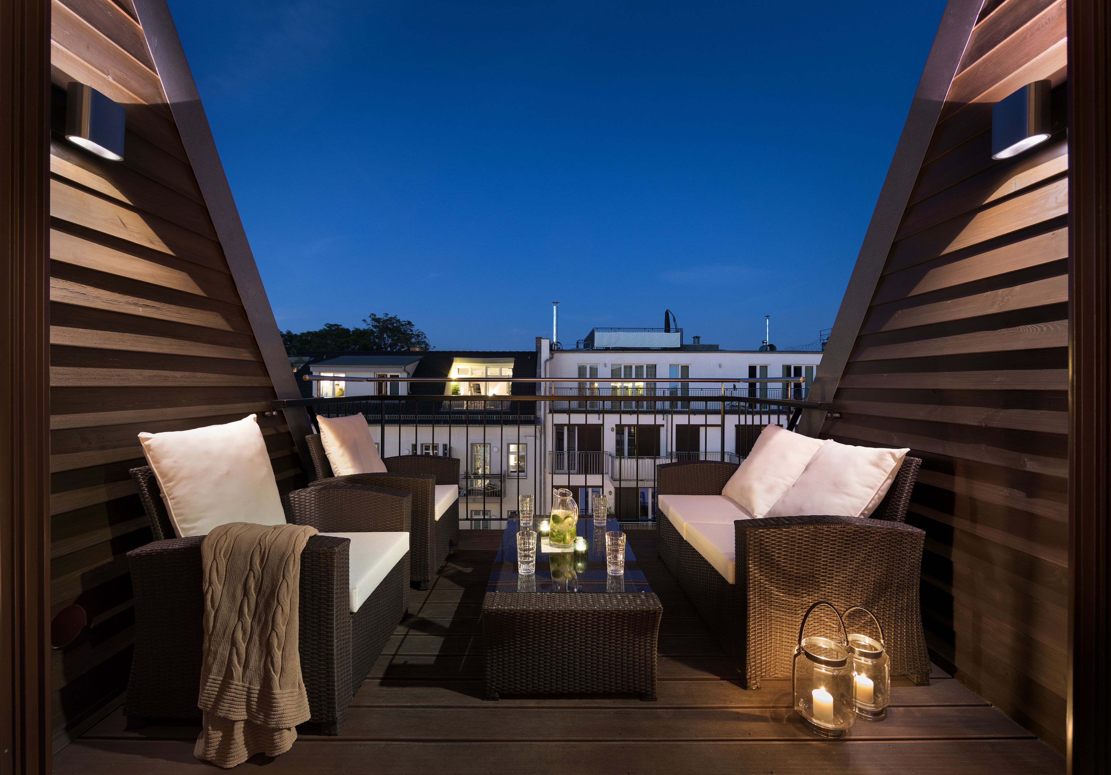 Keyless Easy Entry 24/7 - Deluxe 2 Bedroom Apartment | Balkon