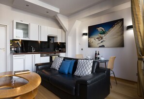 Keyless Easy Entry 24/7 - Deluxe 1 Bedroom Apartment | Private kitchenette
