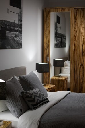 Keyless Easy Entry 24/7 - Superior 3 Bedroom Apartment | Premium bedding, individually decorated, desk, blackout curtains - Luxoise Apartments Berlin Friedrichshain (Berlin)