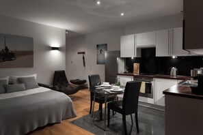 Keyless Easy Entry 24/7 - Superior 1 Bedroom Apartment | Private kitchenette