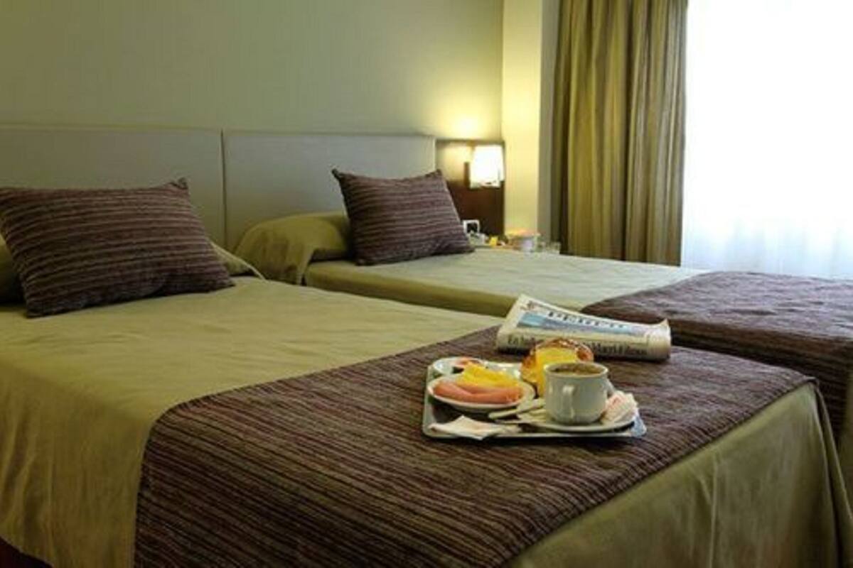 Standard Triple Room | In-room safe, desk