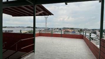 Sundeck