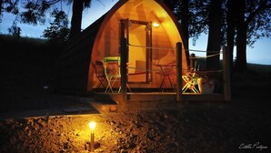 小屋 (Cabane Forestière) | 露台/庭院