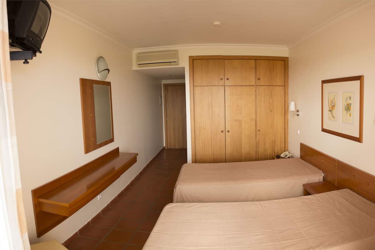 Single Room, Sea View