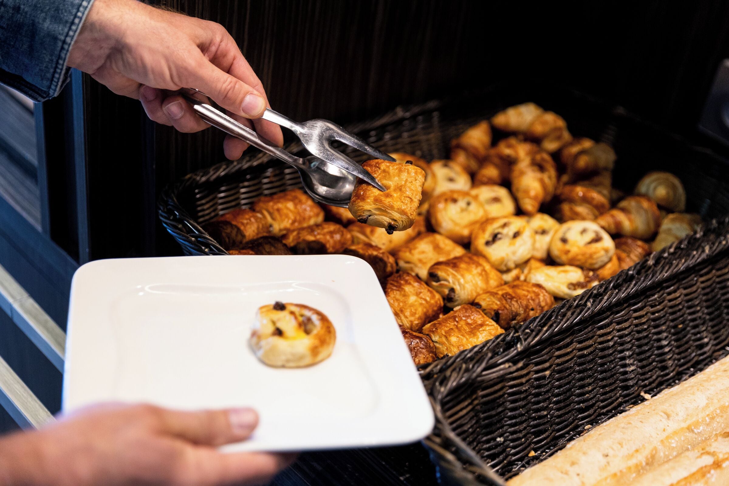 daily buffet breakfast (eur 13.90 per person)