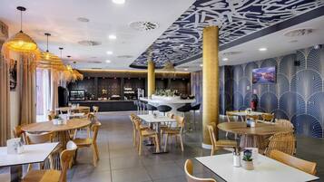 Buffet breakfast on weekends (EUR 14.90 per person)