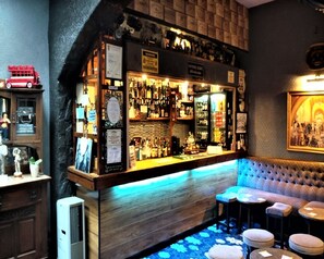 住宿內酒吧