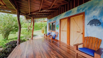 HABITACION TRIPLE ESTANDARD | Couette en duvet d'oie, coffres-forts dans les chambres