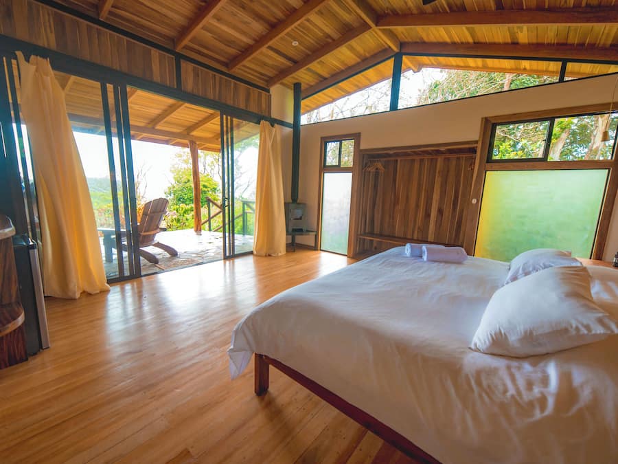 Comfort-studiosuite | Dundyner, pengeskab på værelset, individuelt design, lydisolering