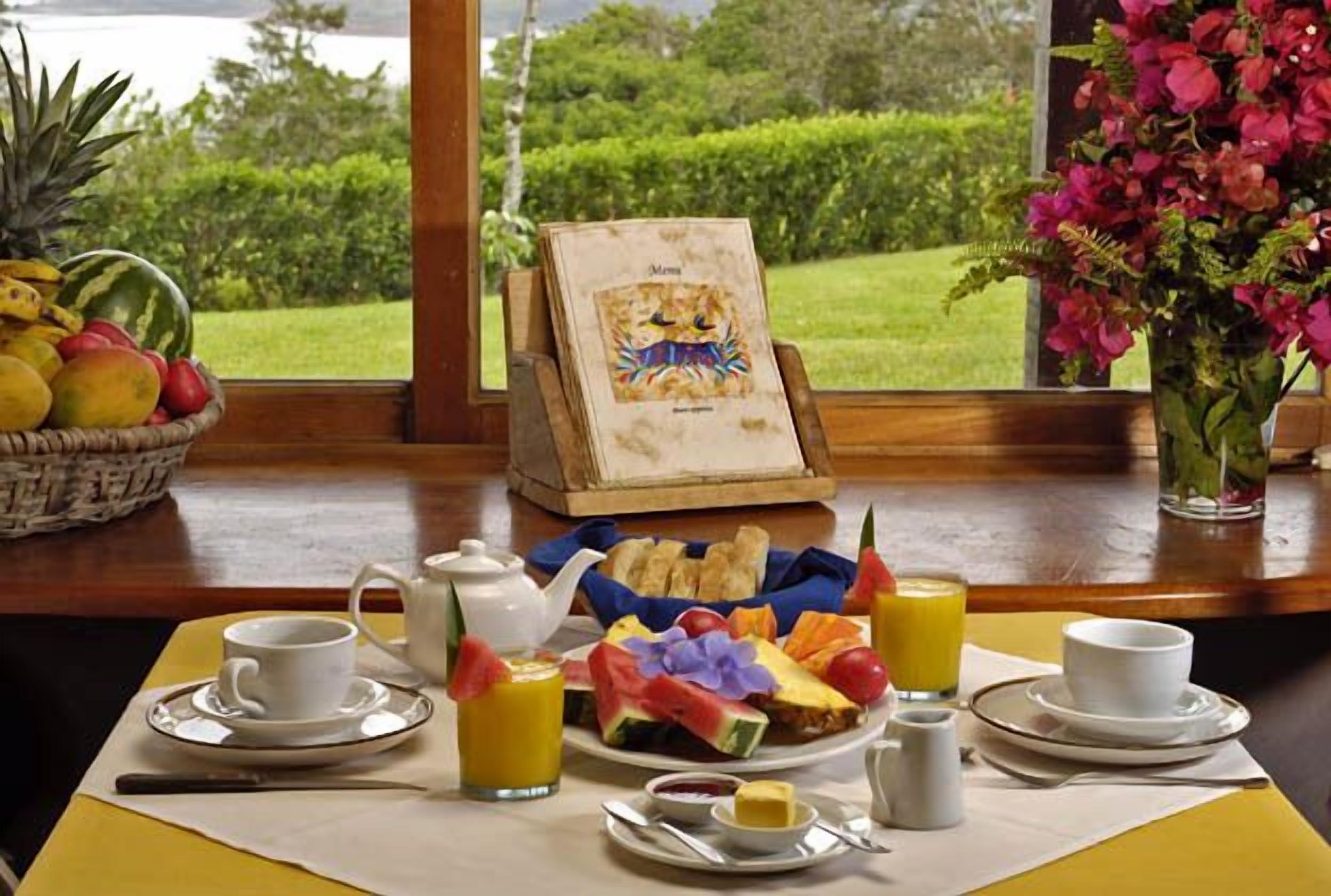 free daily full breakfast