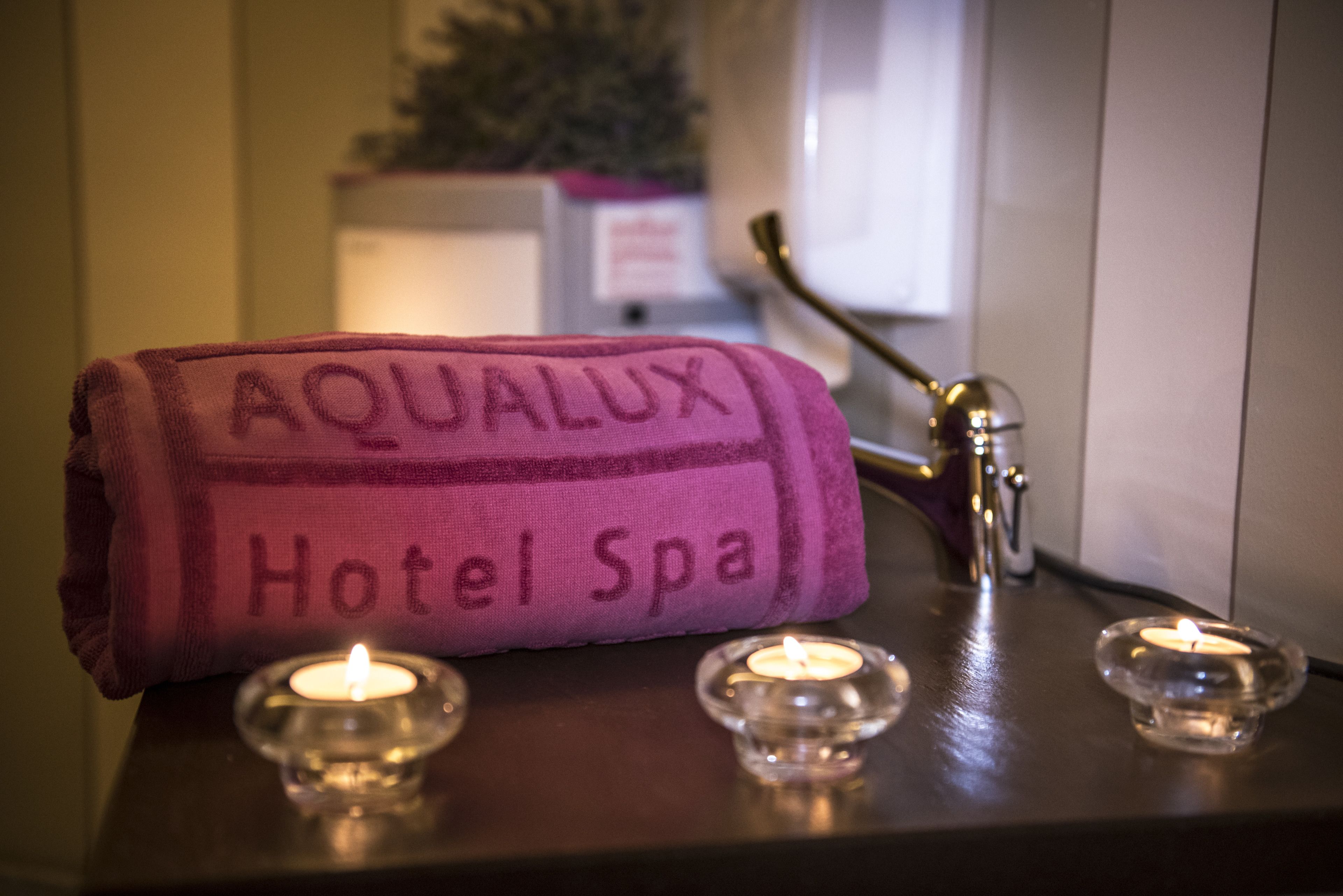 couples treatment room(s), sauna, hot tub, hot springs/mineral springs