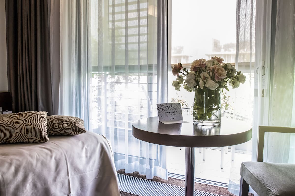 1 bedroom, premium bedding, minibar, in-room safe