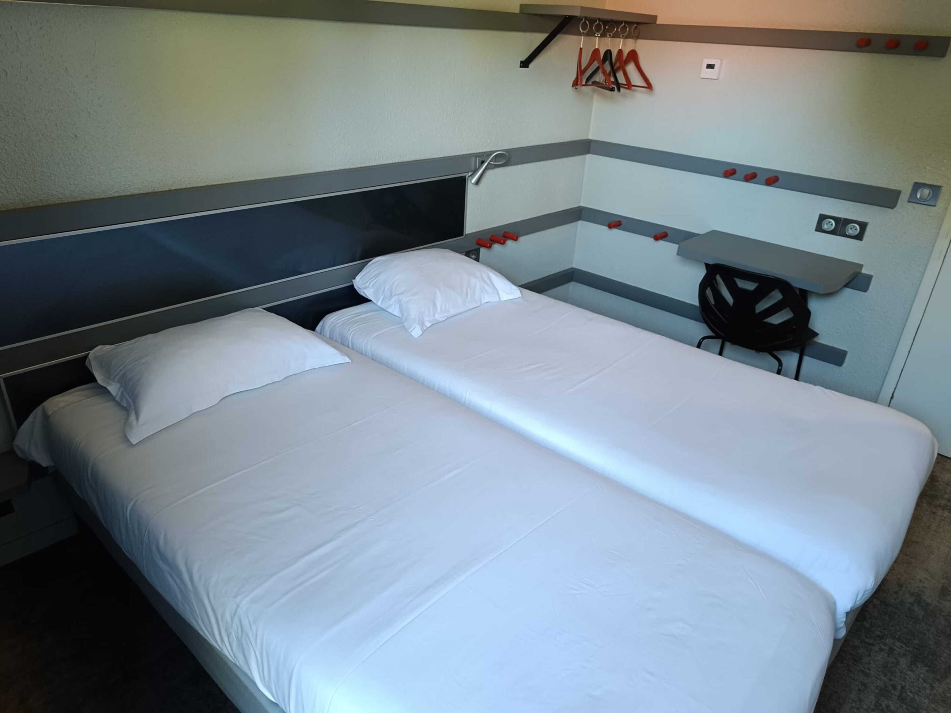 Standard Room, 2 Single Beds | Desk, blackout curtains, free cots/infant beds, rollaway beds