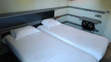 Standard Room, 2 Single Beds | Desk, blackout curtains, free cots/infant beds, rollaway beds