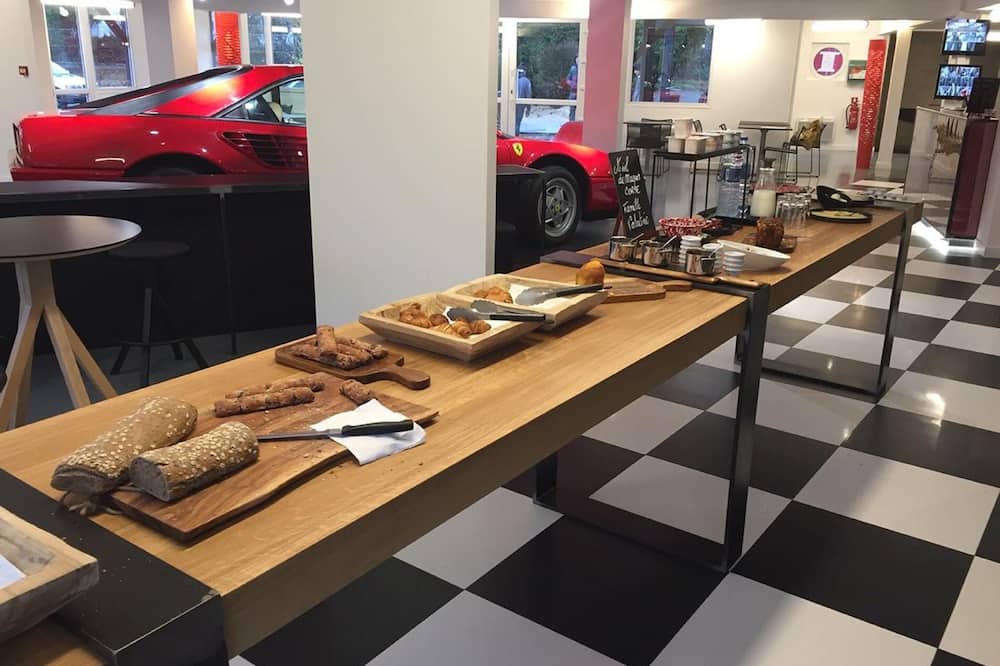 Enzo Trappes by Kyriad Direct