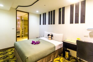 Superior Double Room, No Windows (some w/o bathtub) | Premium bedding, down duvets, pillow-top beds, minibar - Itrip Taipei Inn (Taipei)
