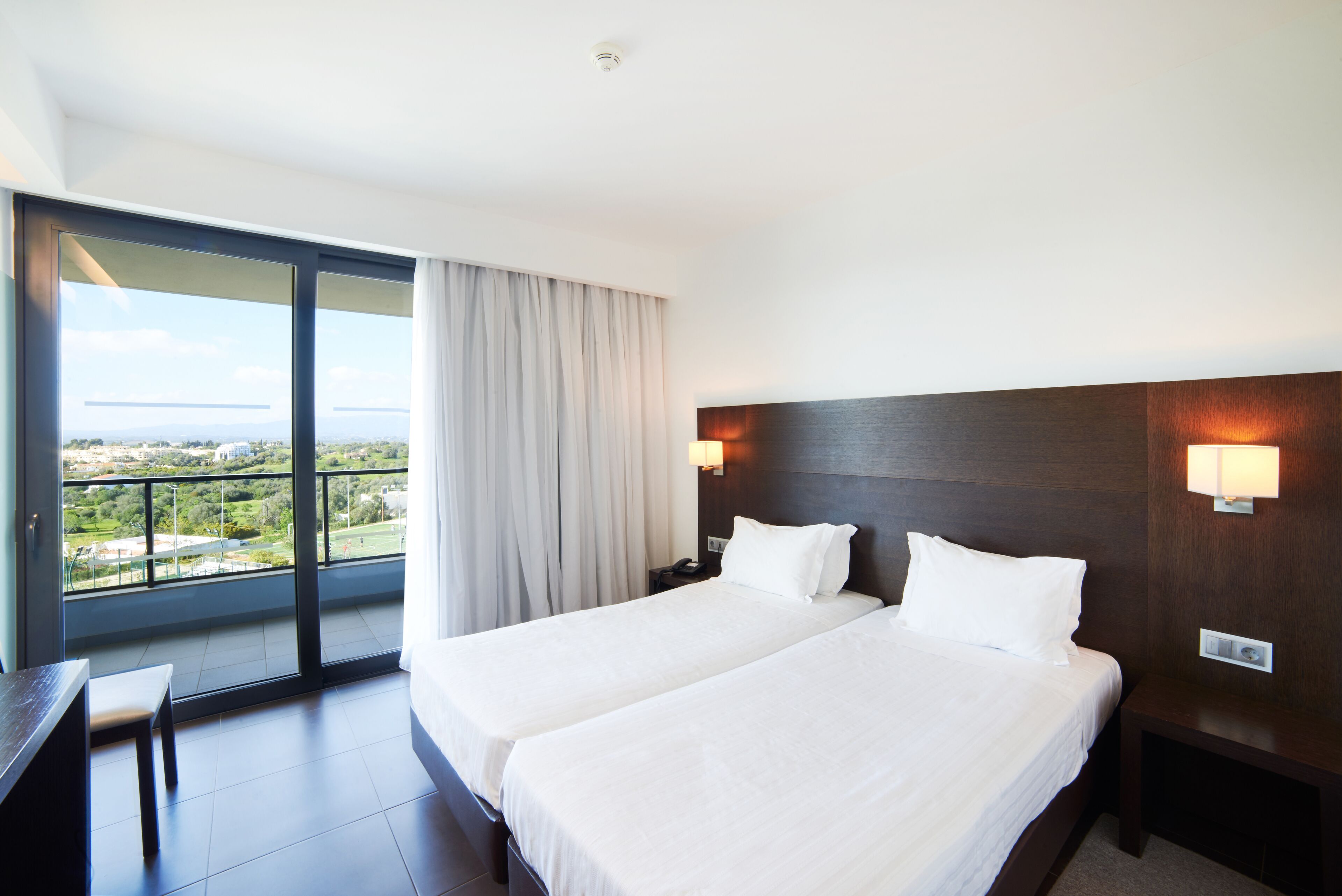 1 habitación, cortinas blackout, insonorización y wifi gratis 