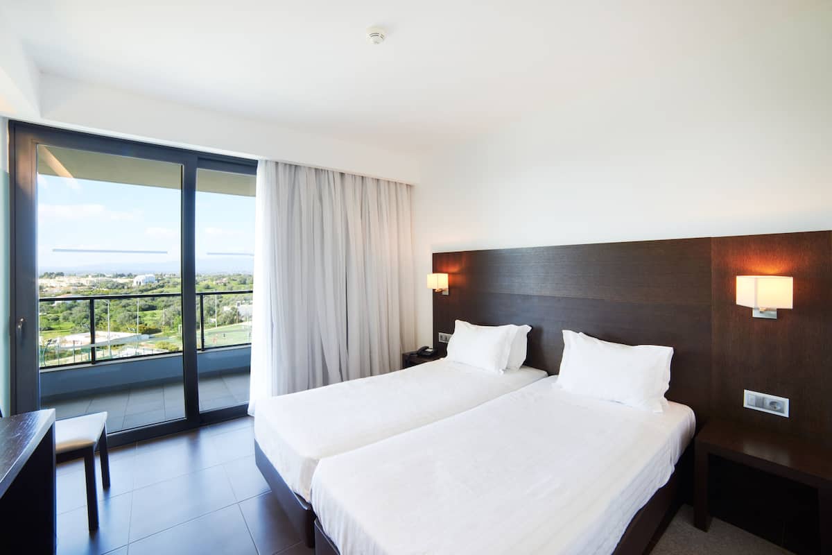1 habitación, cortinas blackout, insonorización y wifi gratis