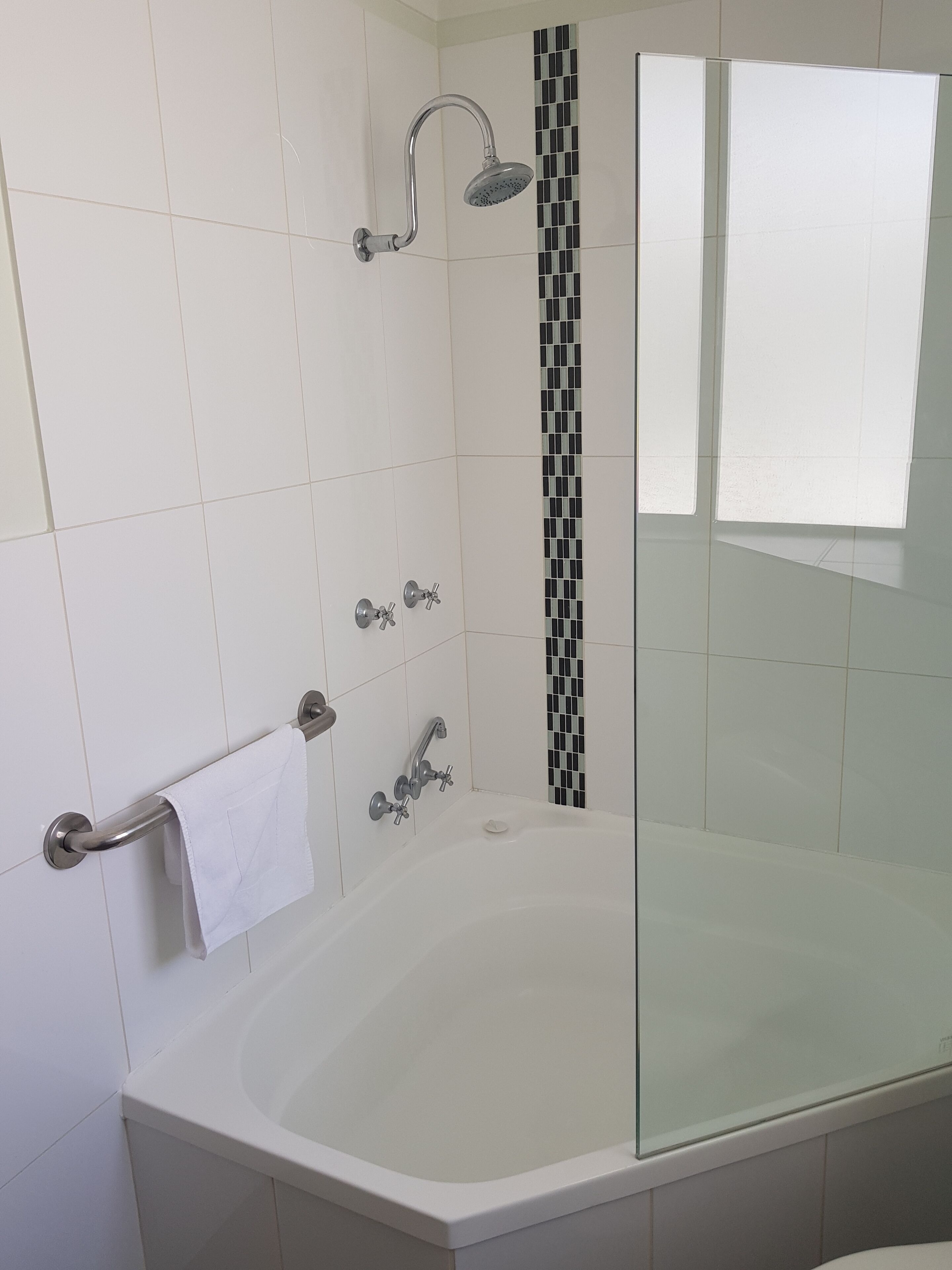 St Tropez Apartments — image 15