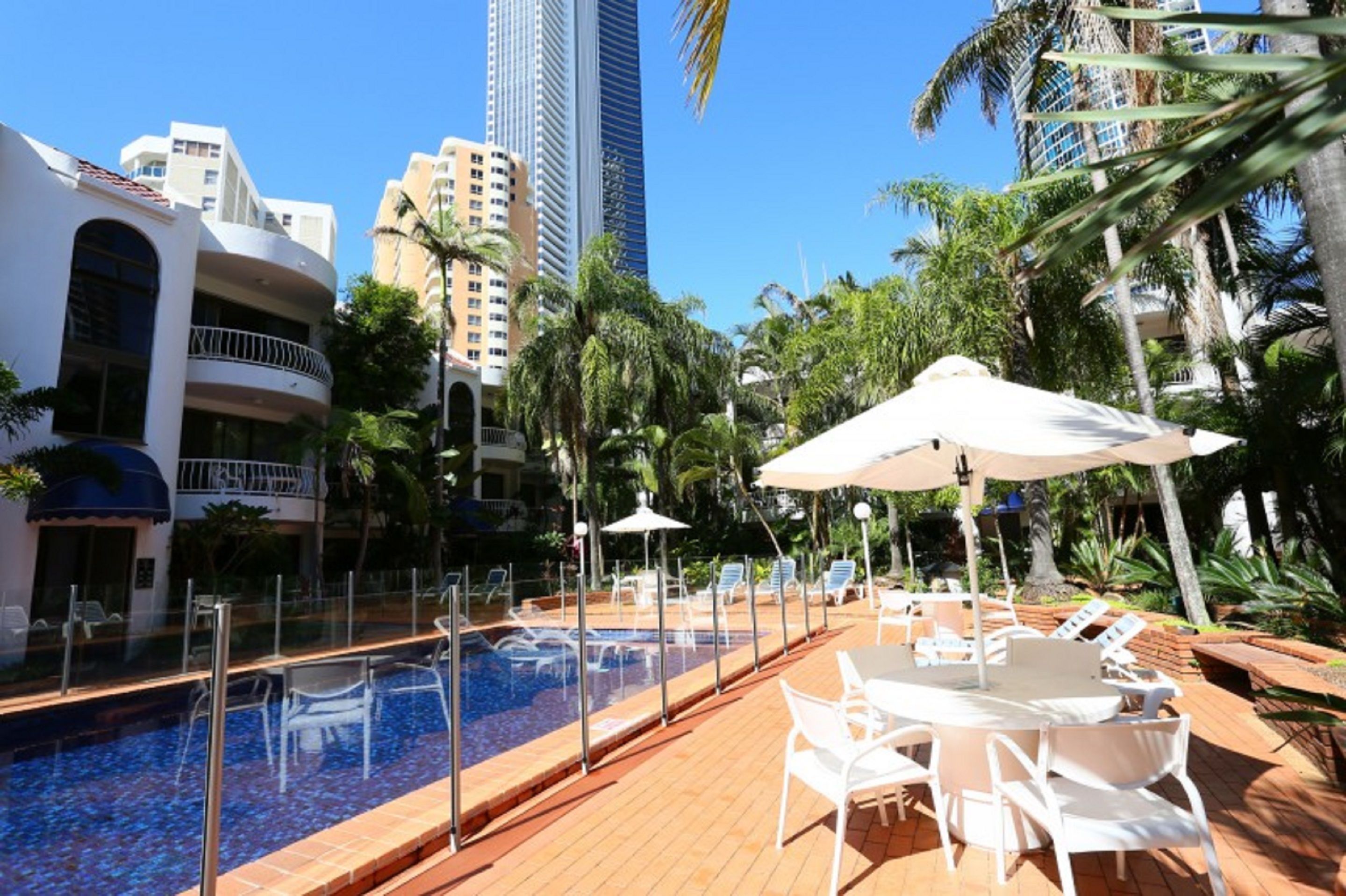 St Tropez Apartments — image 7