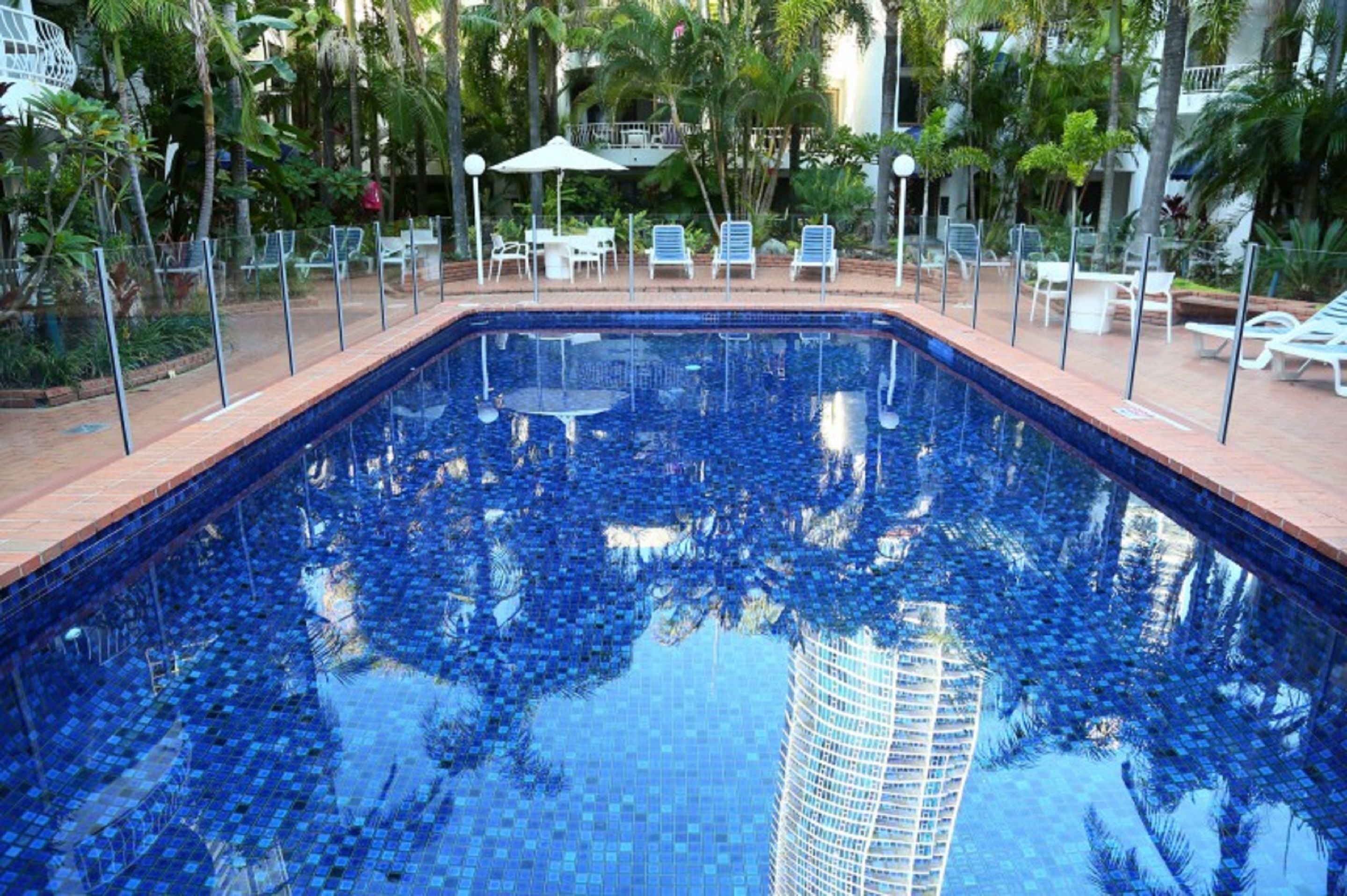 St Tropez Apartments — image 3