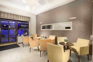 Lobby sitting area - Hotel Voyage (Prague)