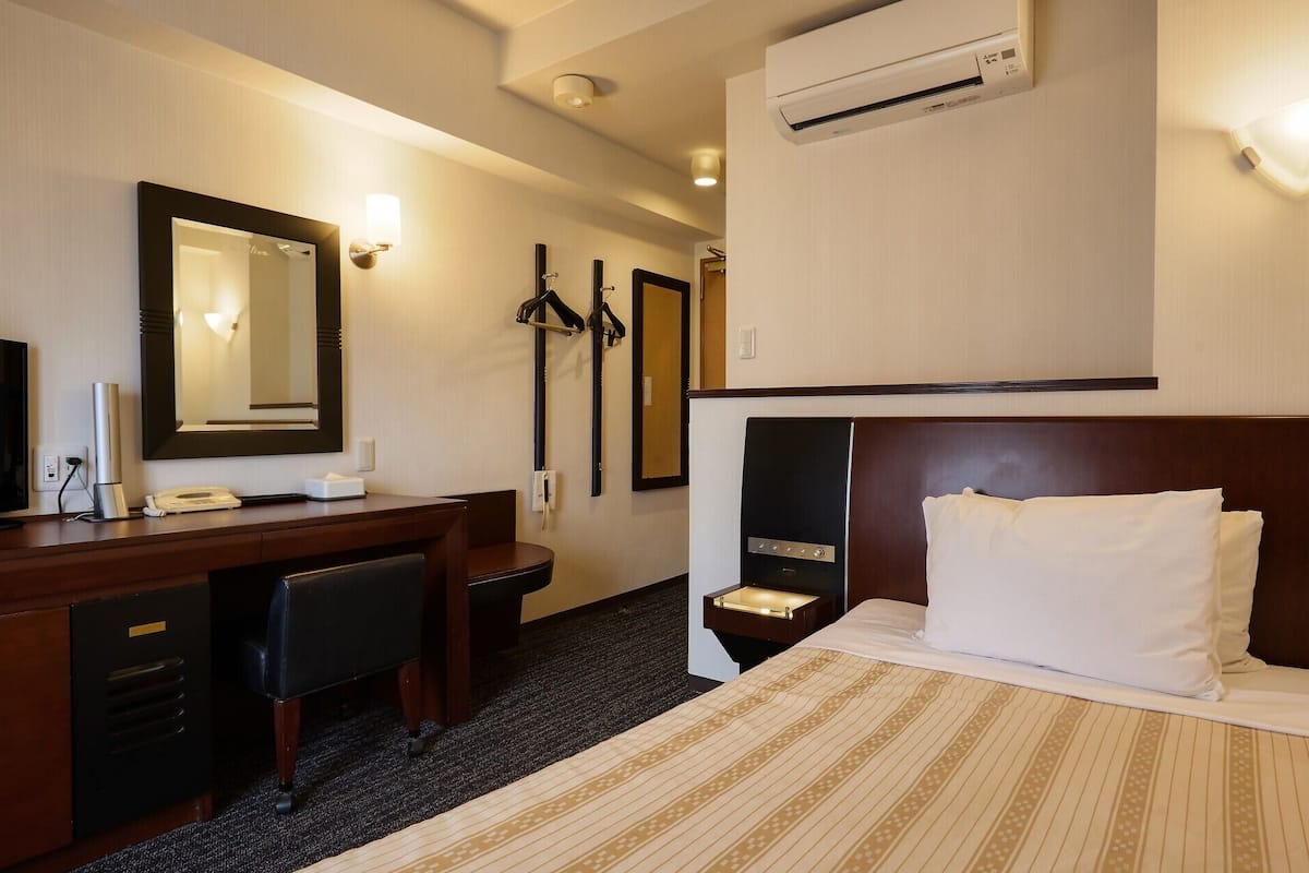 Desk, iron/ironing board (on request), WiFi (free), bed sheets