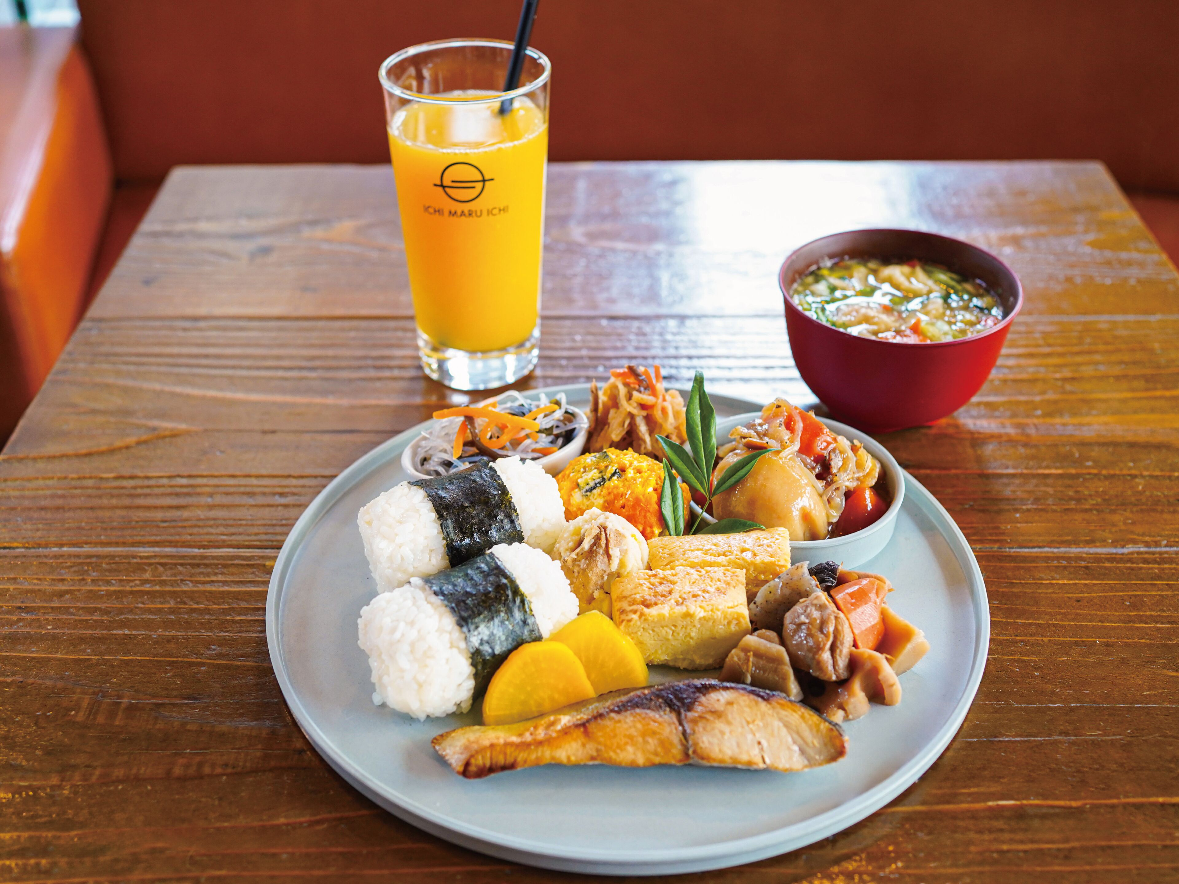 daily cooked-to-order breakfast (jpy 2200 per person)