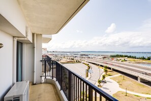 Triple Room, Multiple Beds, Non Smoking, Ocean View | Balcony