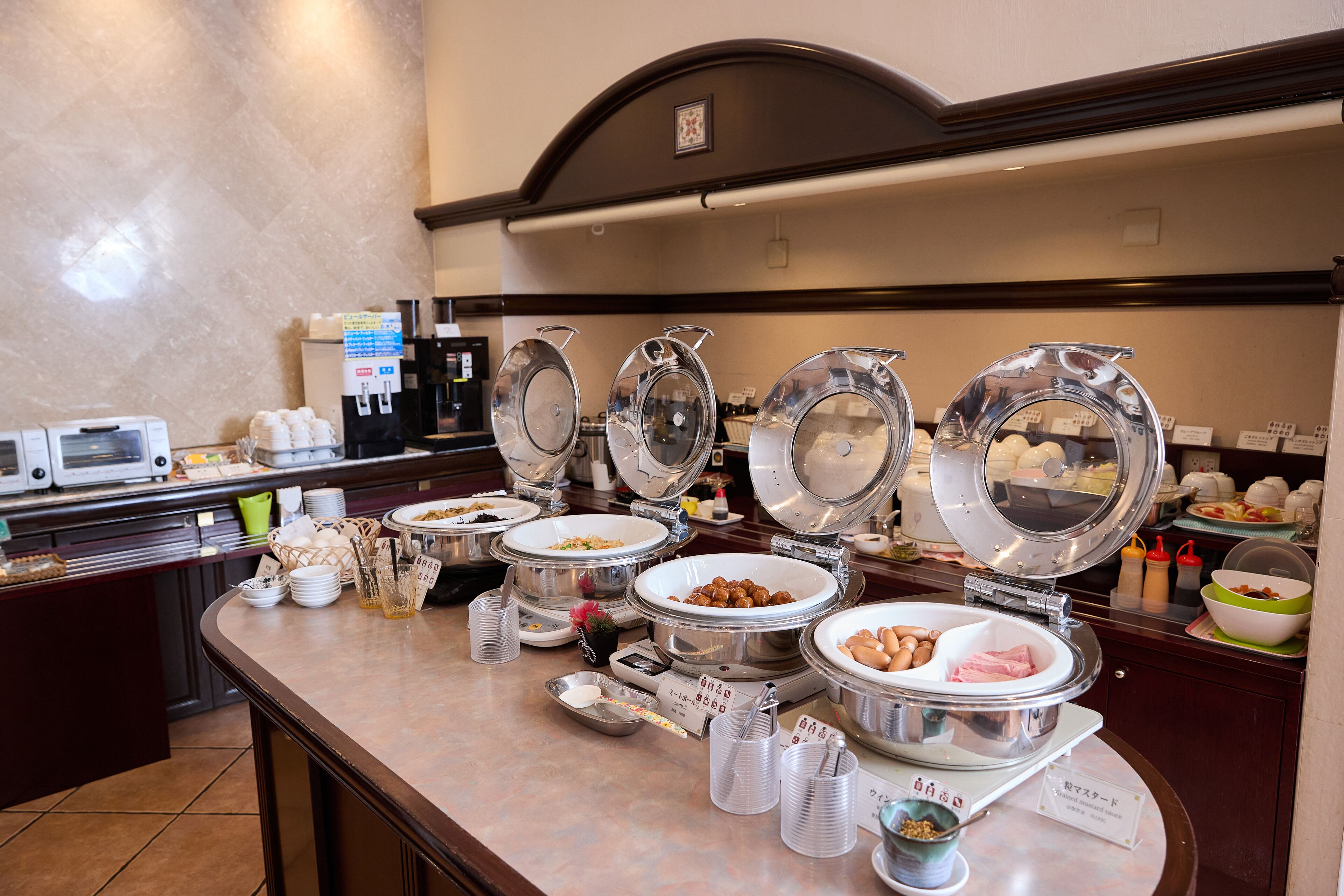 Tägliches Frühstücksbuffet gegen Gebühr
