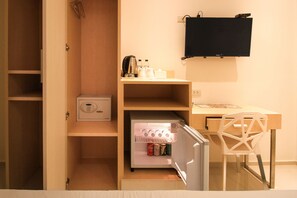 Standard Room, 1 Double Bed | Room amenity