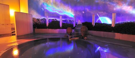 Indoor spa tub