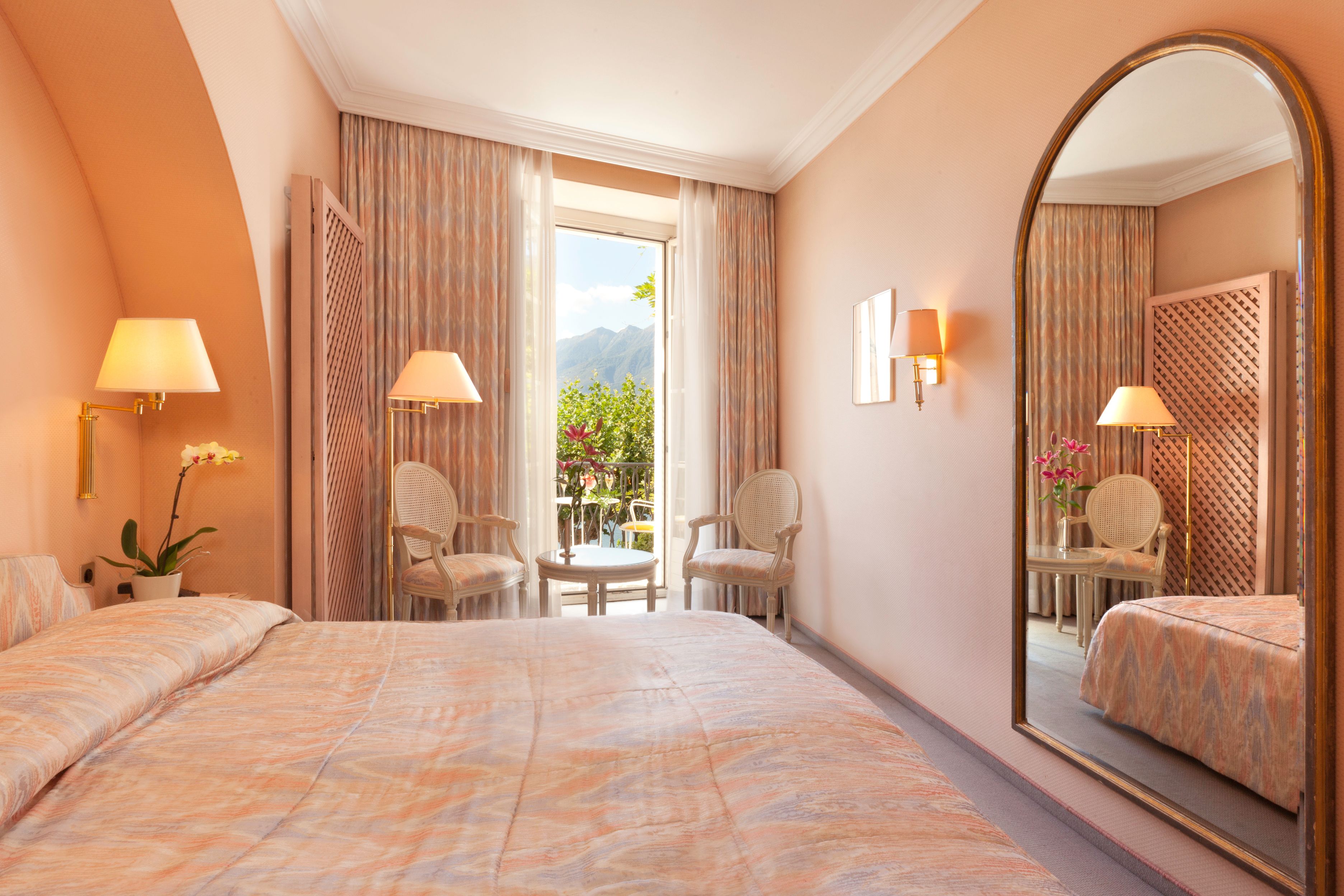 double room, lake view | minibar, in-room safe, individually decorated, individually furnished