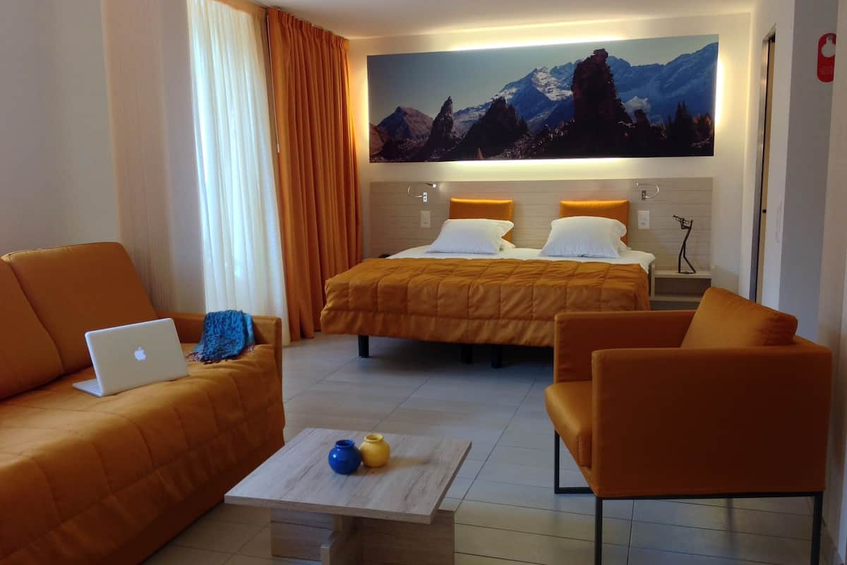 family room, courtyard view | view from room