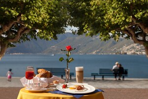 Se sirven desayunos, almuerzos y cenas
