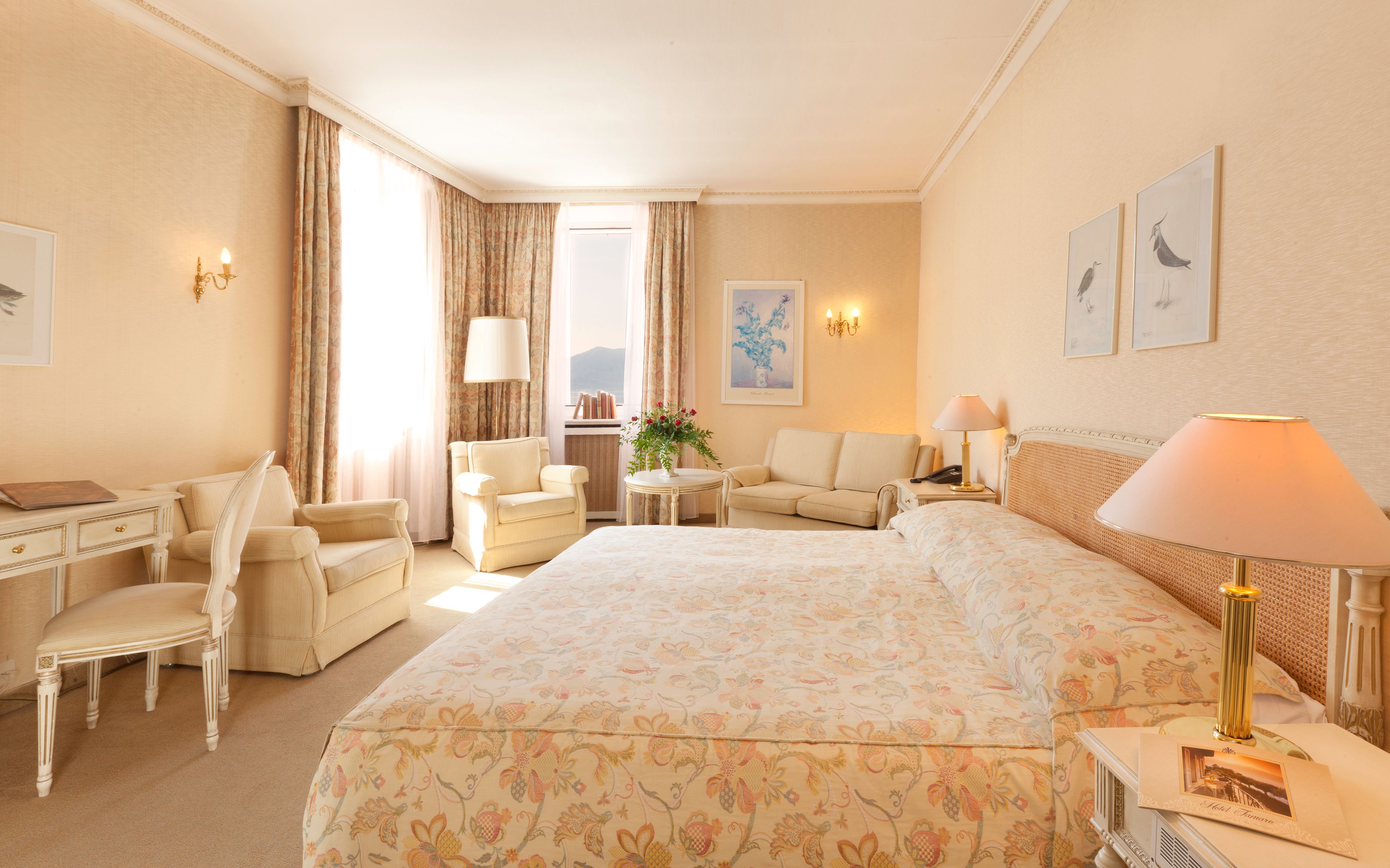 double room, lake view | minibar, in-room safe, individually decorated, individually furnished