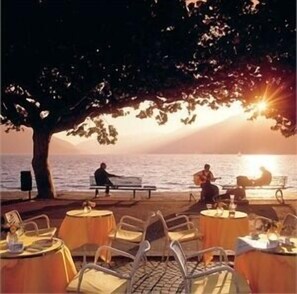 Breakfast, lunch served; Mediterranean cuisine, al fresco dining