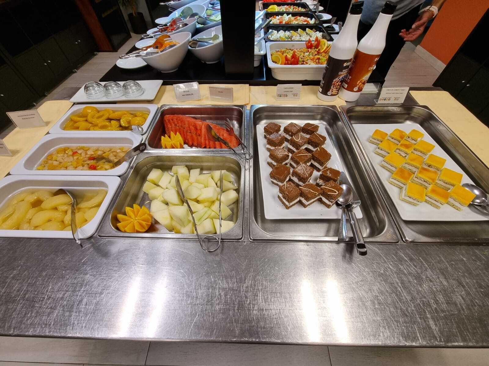 breakfast and dinner served, international cuisine