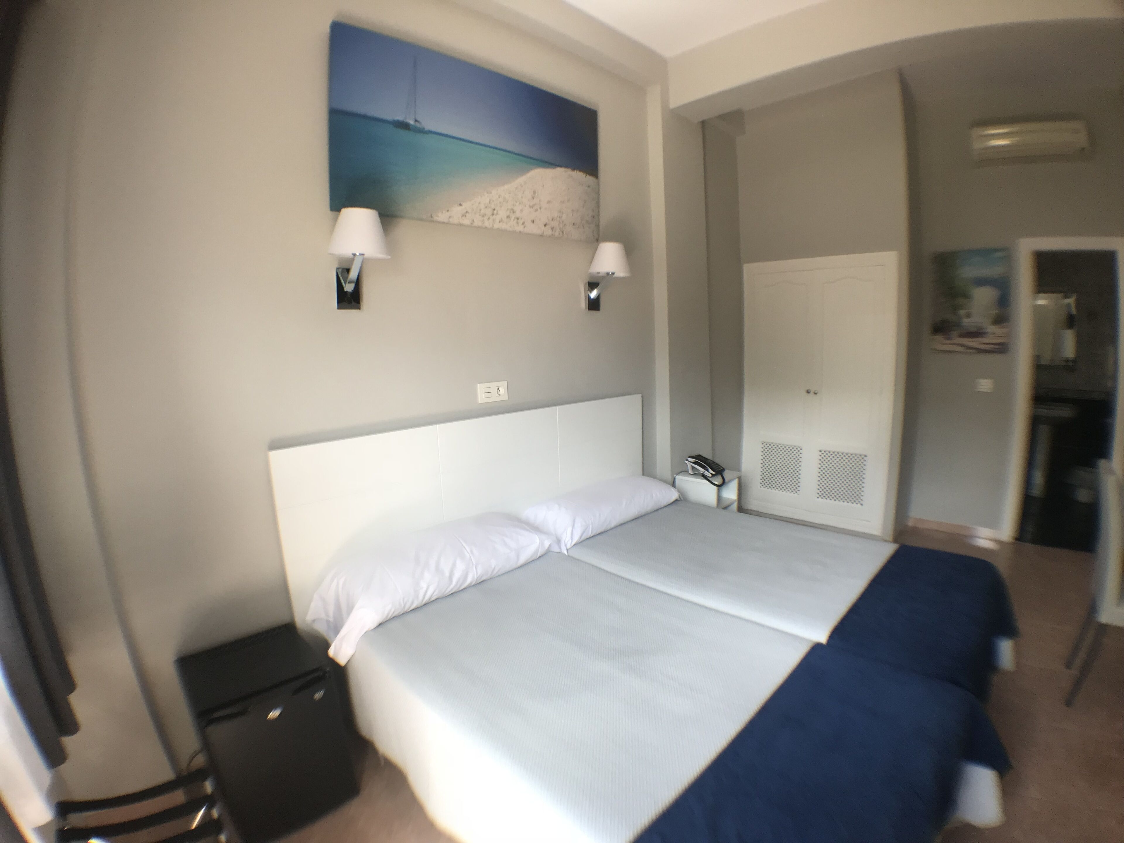 Minibar, WiFi (free), bed sheets