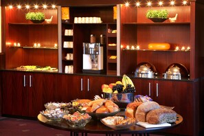 Daily buffet breakfast (EUR 17.50 per person)