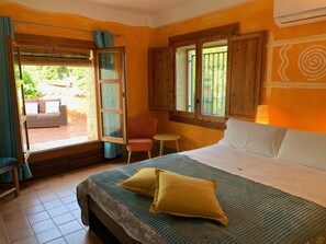 Familiesuite - 2 soveværelser - terrasse - bakkeudsigt | Premium-sengetøj, Select Comfort-senge, individuelt design