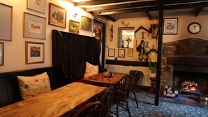 Breakfast, lunch and dinner served  - The Rockford Inn (Lynton)