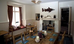 Gratis komplett frukost varje dag 