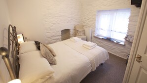 Double Room (Room 4) - The Rockford Inn (Lynton)