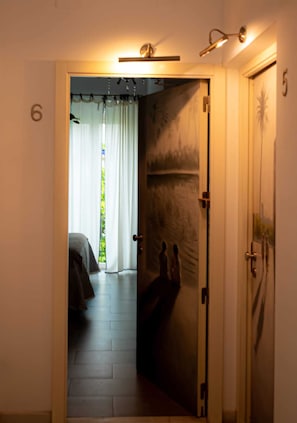 Habitació doble, balcó, vistes a la ciutat | Cobrellits, matalassos de la marca Select Comfort i minibar