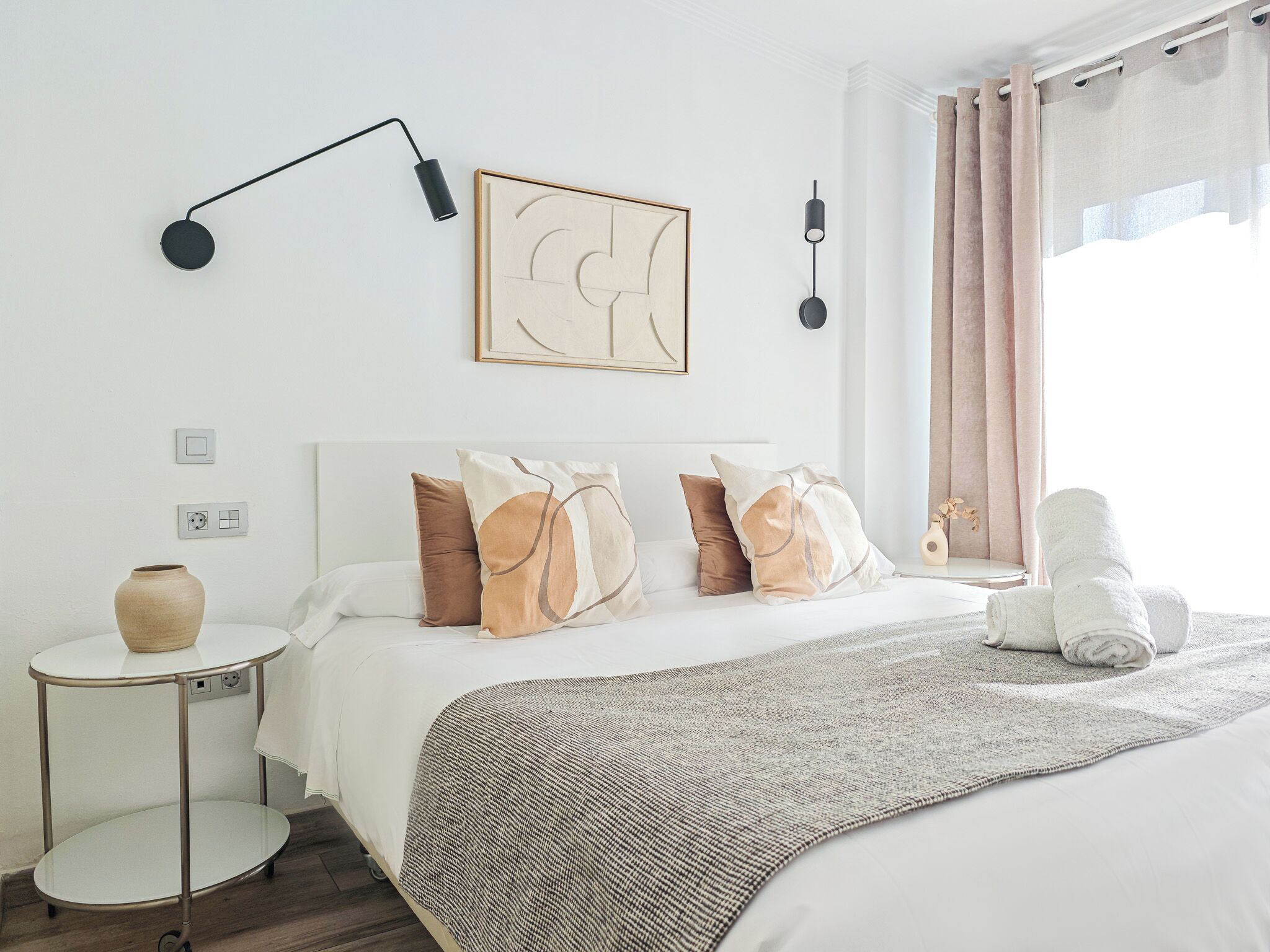 Ático, 1 habitación, terraza (Penthouse) | Edredones de plumas, tabla de planchar con plancha, wifi gratis