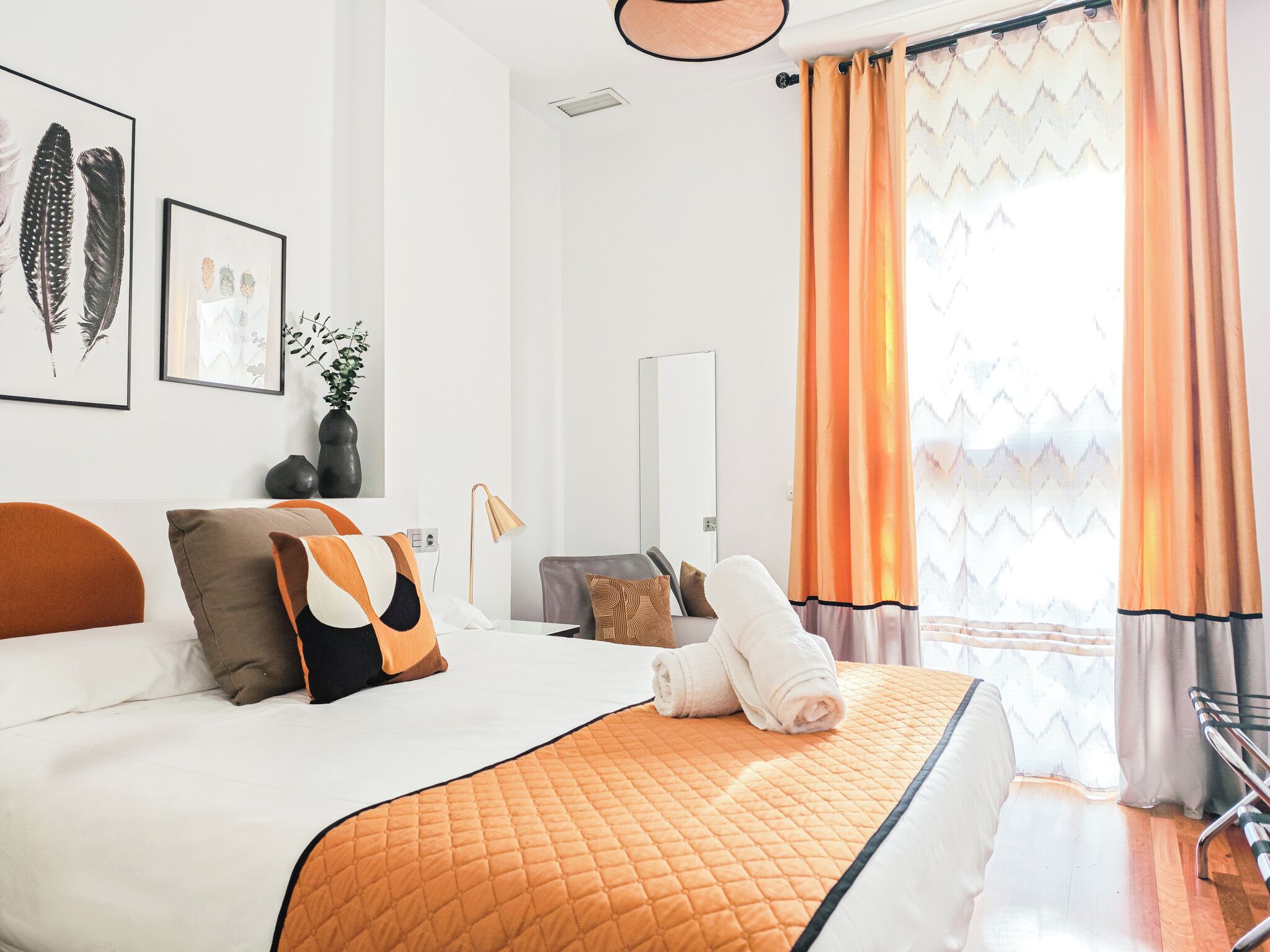 Apartment, 3 Bedrooms, 2 Bathrooms | Down comforters, iron/ironing board, WiFi (free)
