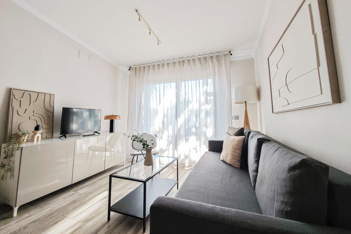 Penthouse, 1 Bedroom, Terrace (Penthouse) | Living area | 38-inch flat-screen TV with satellite channels, TV
