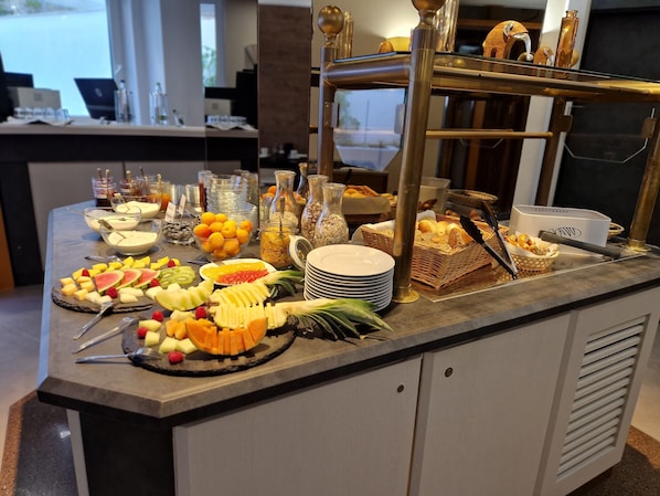Breakfast buffet