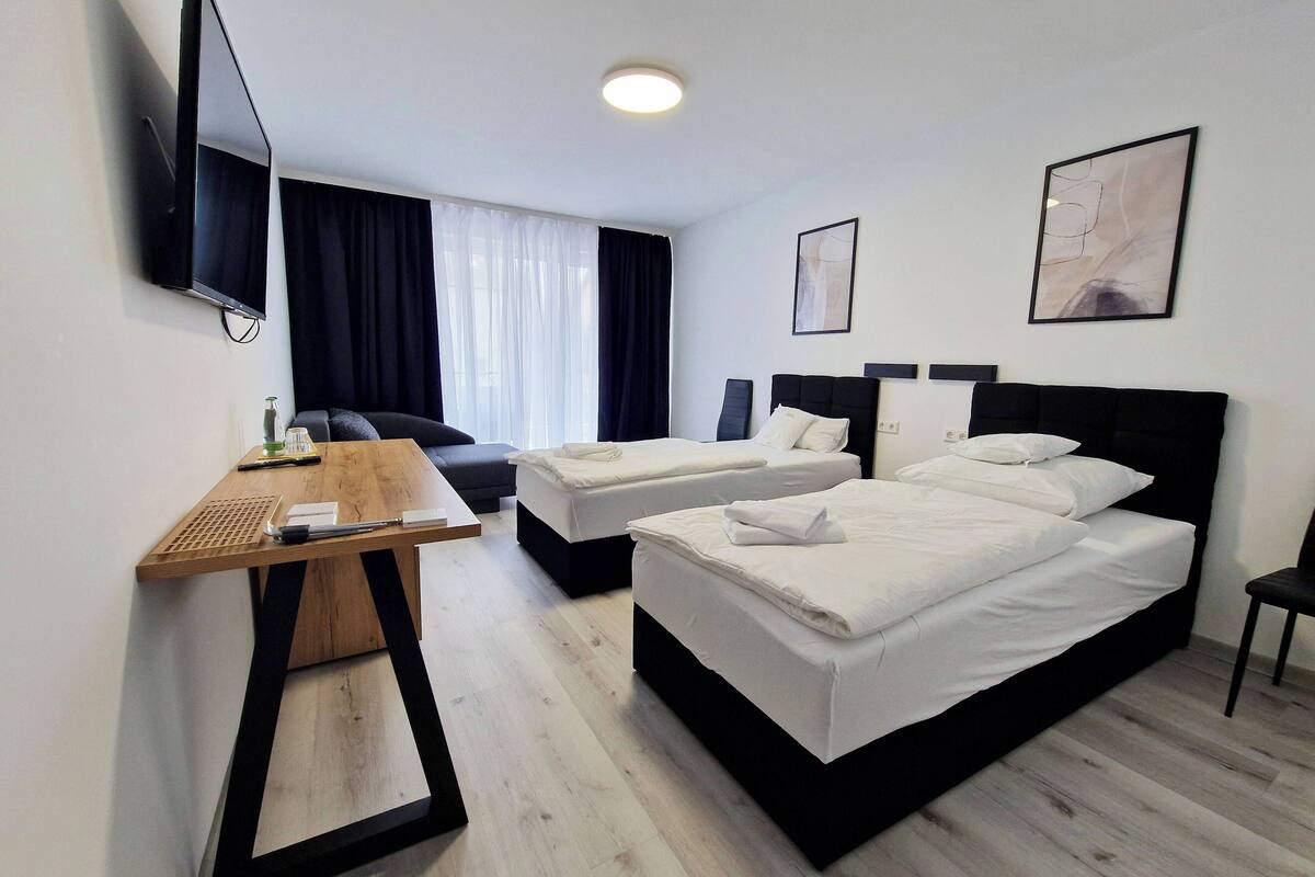 triple room | 1 bedroom, minibar, desk, blackout curtains